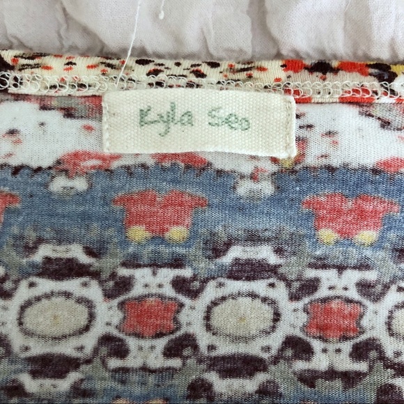 Kyla Seo Bailey Tunic - Picture 7 of 7